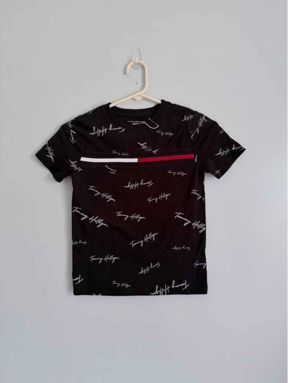 Tommy Hilfiger Allover Signature Logo Tee Boys M (8–10)